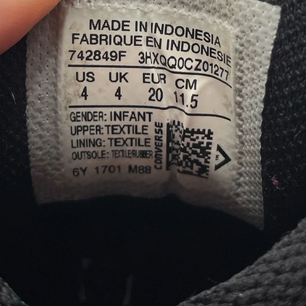 Converse Kids Black canvas hi Sneakers size 4C